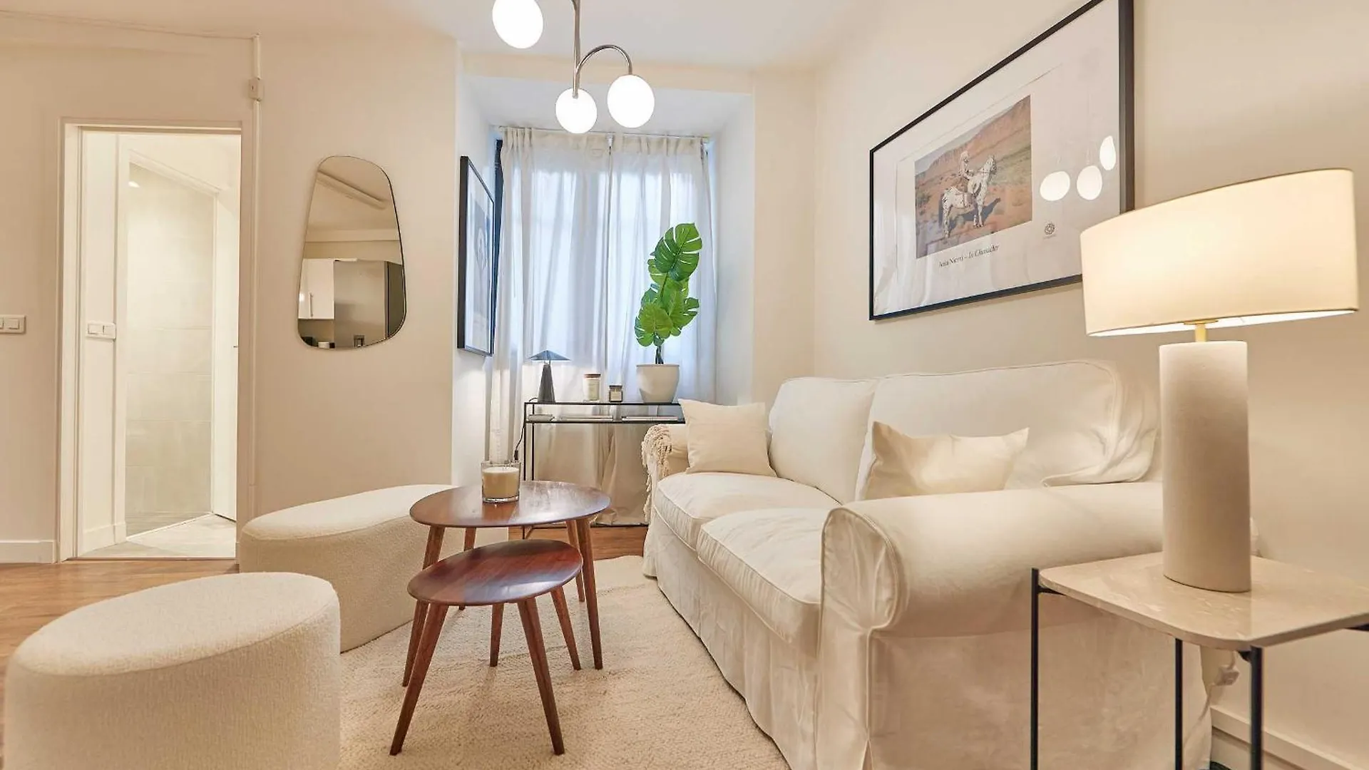 Classy Apartment 2Bd-4P - Eiffel Tower Paris 0*,  France